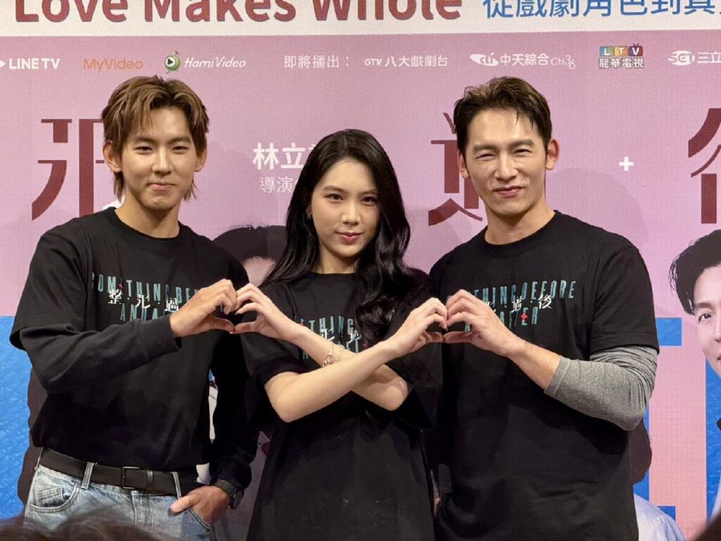 Emma出道首秀上演口罩吻！曝媽媽小禎反應　「發出少女般的歡呼」