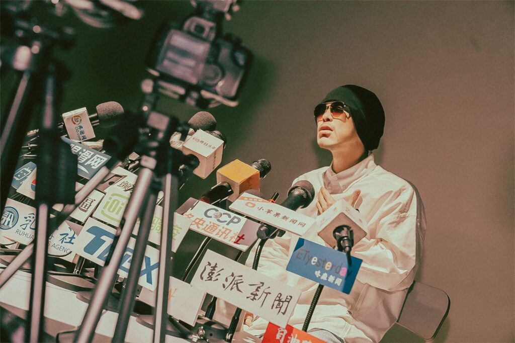 案情急轉！律師曝「黃明志毒品尿檢呈陰性」　吸毒指控恐生變