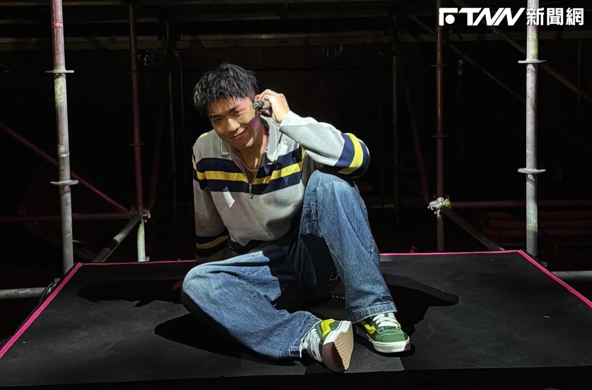 臭臉罷唱爭議延燒!王ADEN跨年演出遭取消 演藝圈大前輩勸學情緒管理